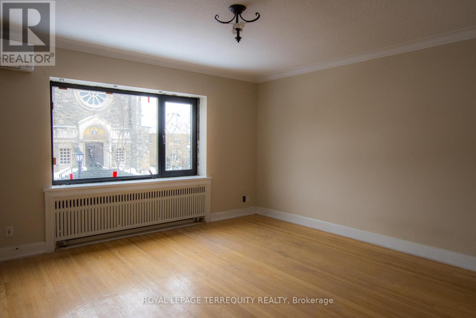 A2 - 3042 Bloor Street W, Toronto (Kingsway South), Ontario  M8X 1C4 - Photo 4 - W12816096