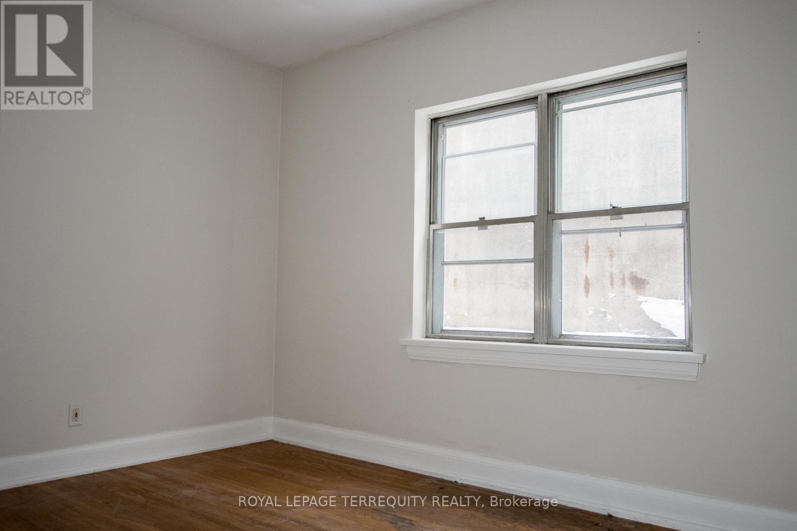 A2 - 3042 Bloor Street W, Toronto (Kingsway South), Ontario  M8X 1C4 - Photo 8 - W12816096