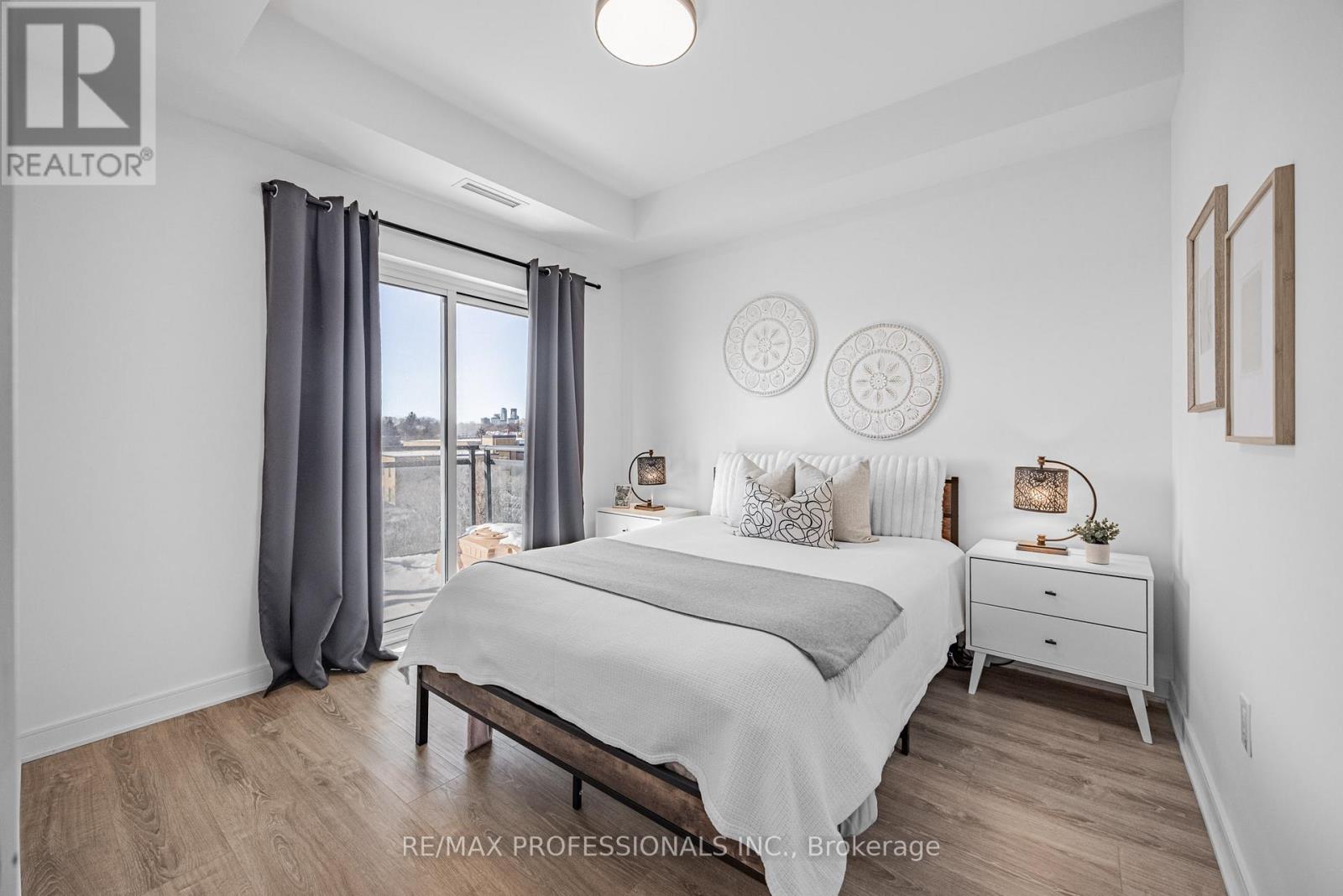 906 - 25 Neighbourhood Lane, Toronto, Ontario  M8Y 0C4 - Photo 11 - W12816152