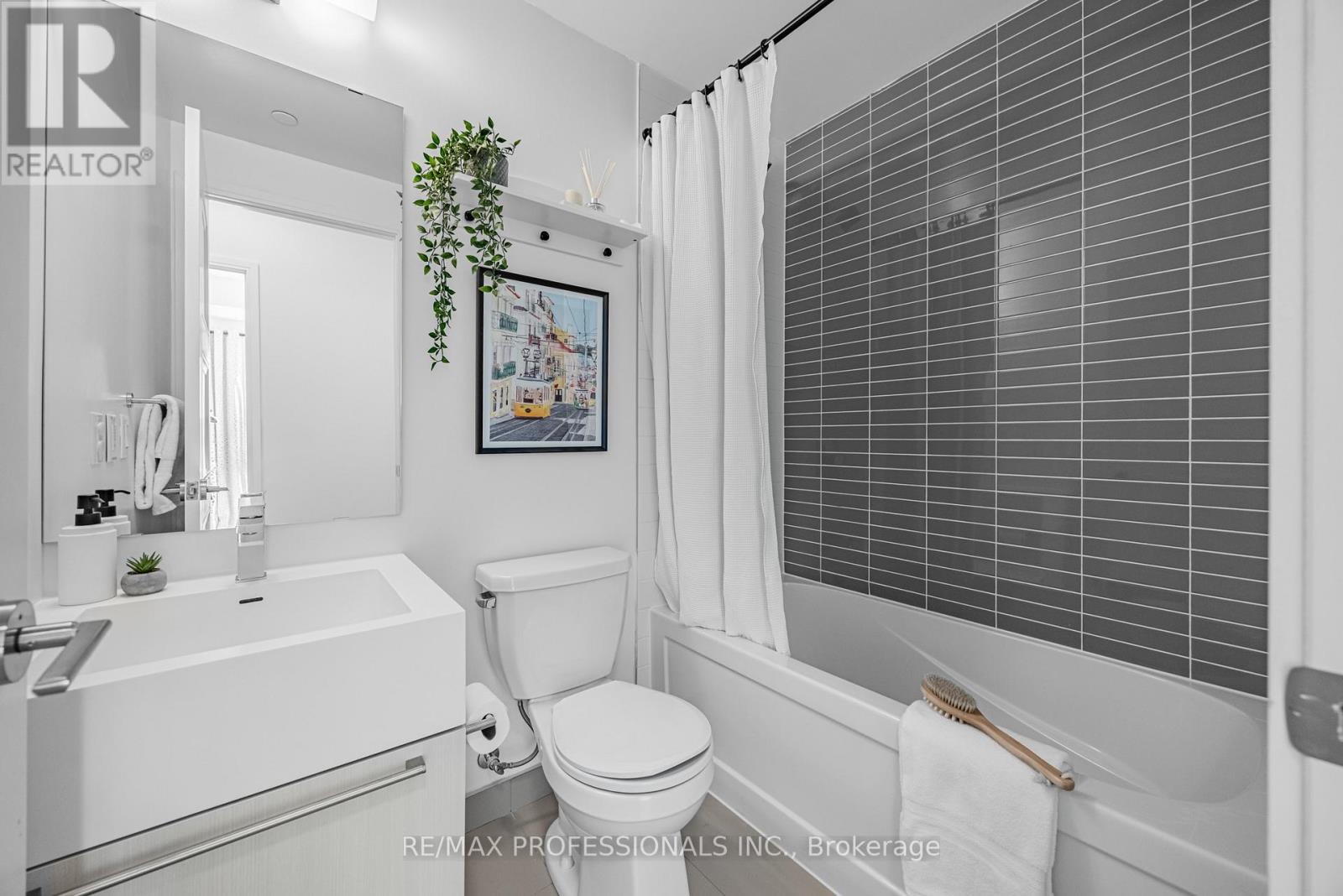 906 - 25 Neighbourhood Lane, Toronto, Ontario  M8Y 0C4 - Photo 14 - W12816152