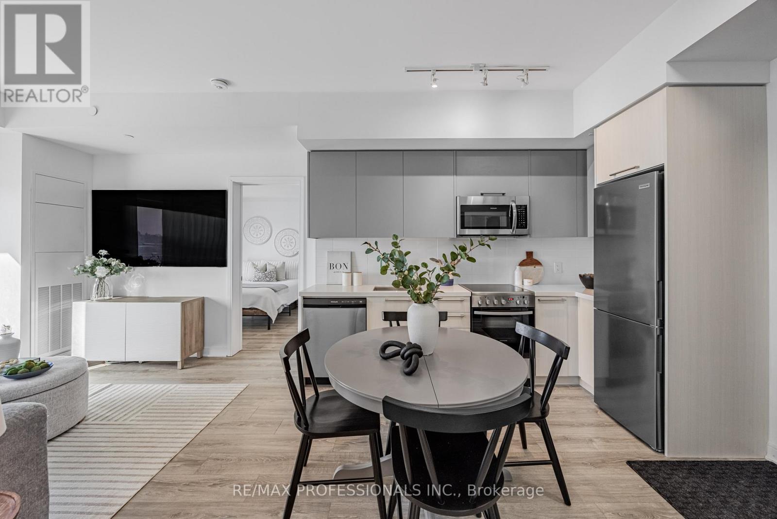 906 - 25 Neighbourhood Lane, Toronto, Ontario  M8Y 0C4 - Photo 7 - W12816152