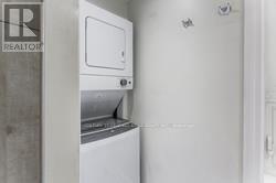 Upper - 190 Marion Street, Toronto, Ontario  M6R 1E8 - Photo 9 - W12816222