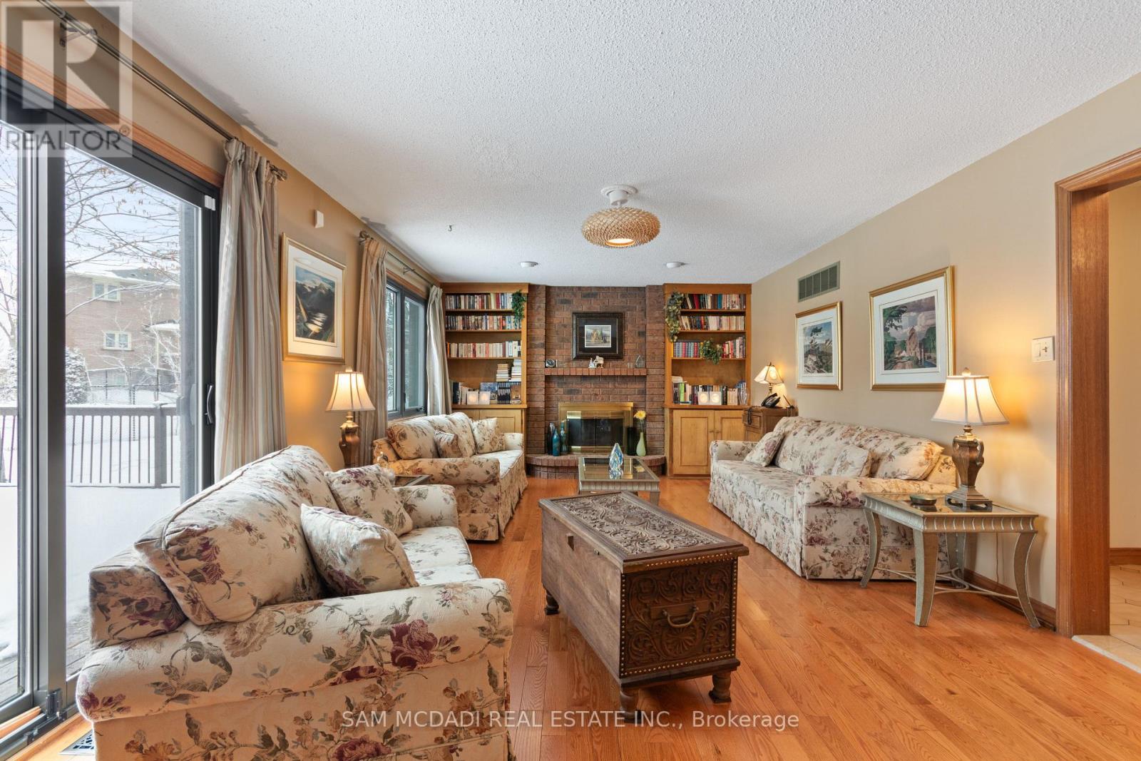 4175 Renoak Court, Mississauga, Ontario  L5C 4K2 - Photo 14 - W12816230