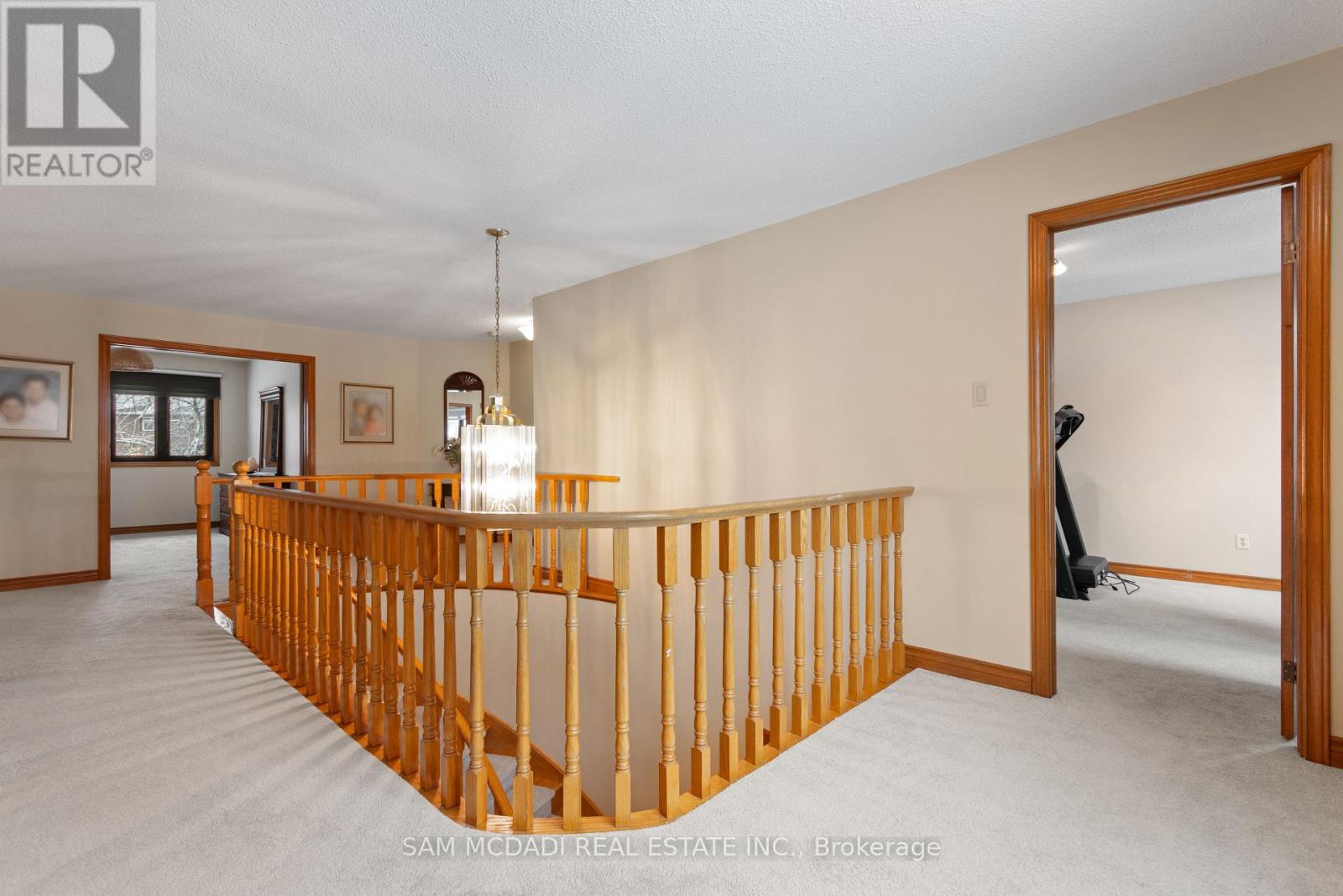 4175 Renoak Court, Mississauga, Ontario  L5C 4K2 - Photo 18 - W12816230