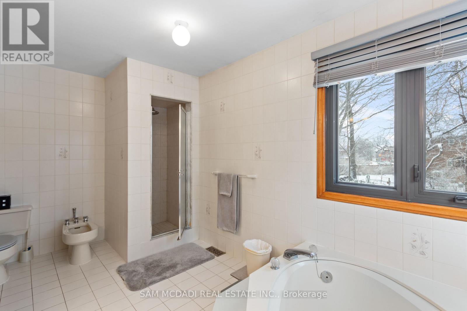 4175 Renoak Court, Mississauga, Ontario  L5C 4K2 - Photo 28 - W12816230