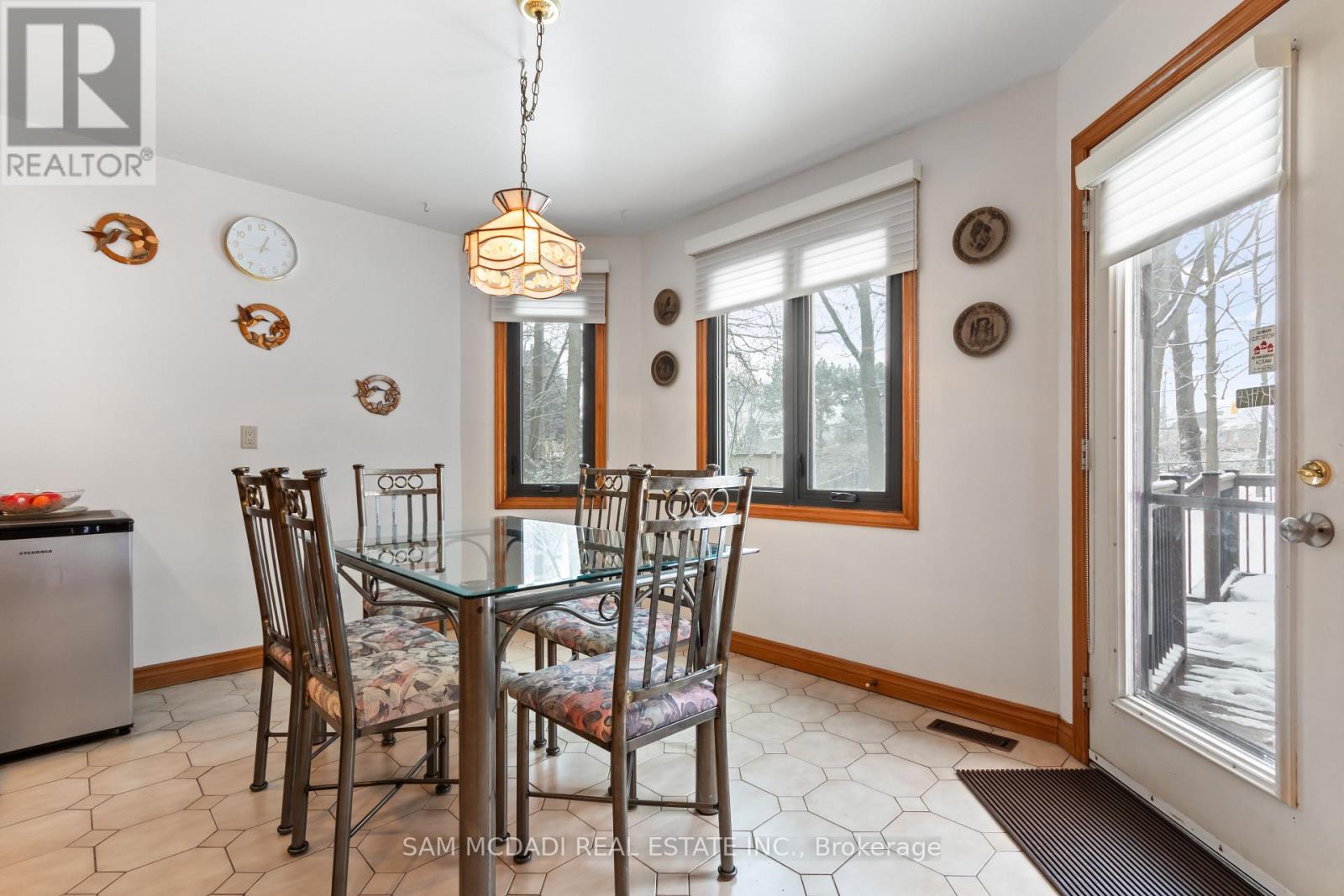 4175 Renoak Court, Mississauga, Ontario  L5C 4K2 - Photo 31 - W12816230