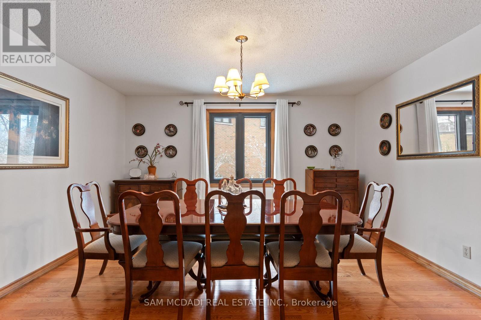 4175 Renoak Court, Mississauga, Ontario  L5C 4K2 - Photo 9 - W12816230