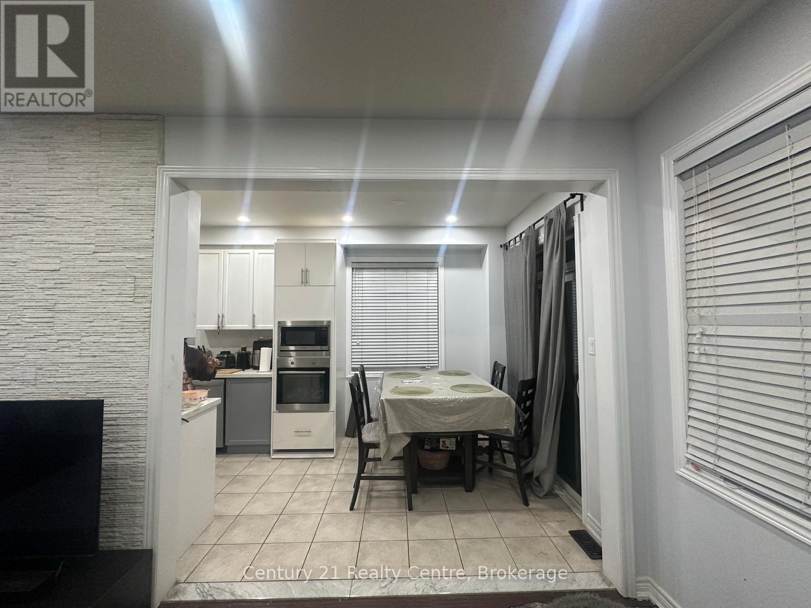 3 Almond Street, Brampton (Bram East), Ontario  L6P 3W2 - Photo 3 - W12816252