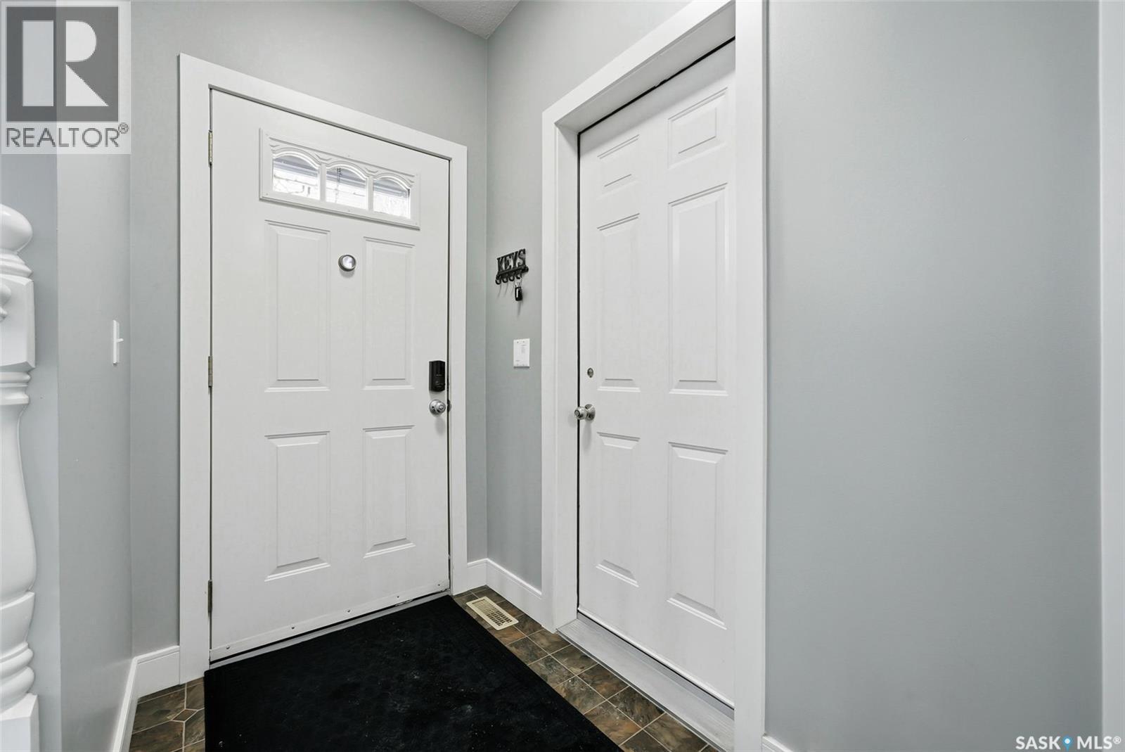 149 Krauss Street, Regina, Saskatchewan  S4T 7W9 - Photo 3 - SK029103