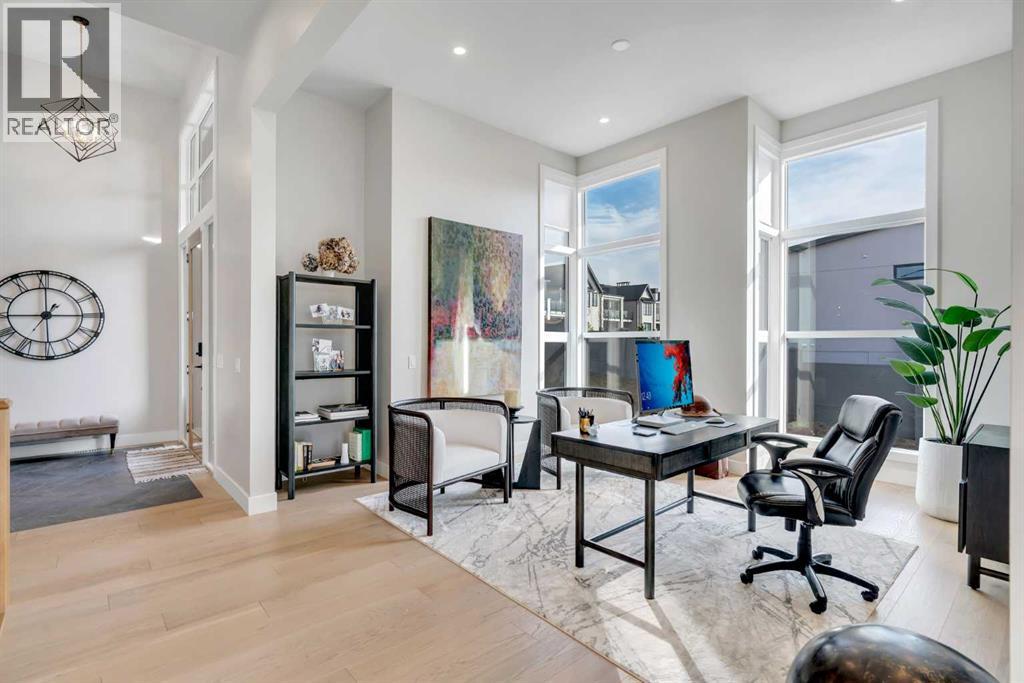 100 Elkton Close Sw, Calgary, Alberta  T3H 1W6 - Photo 7 - A2284990