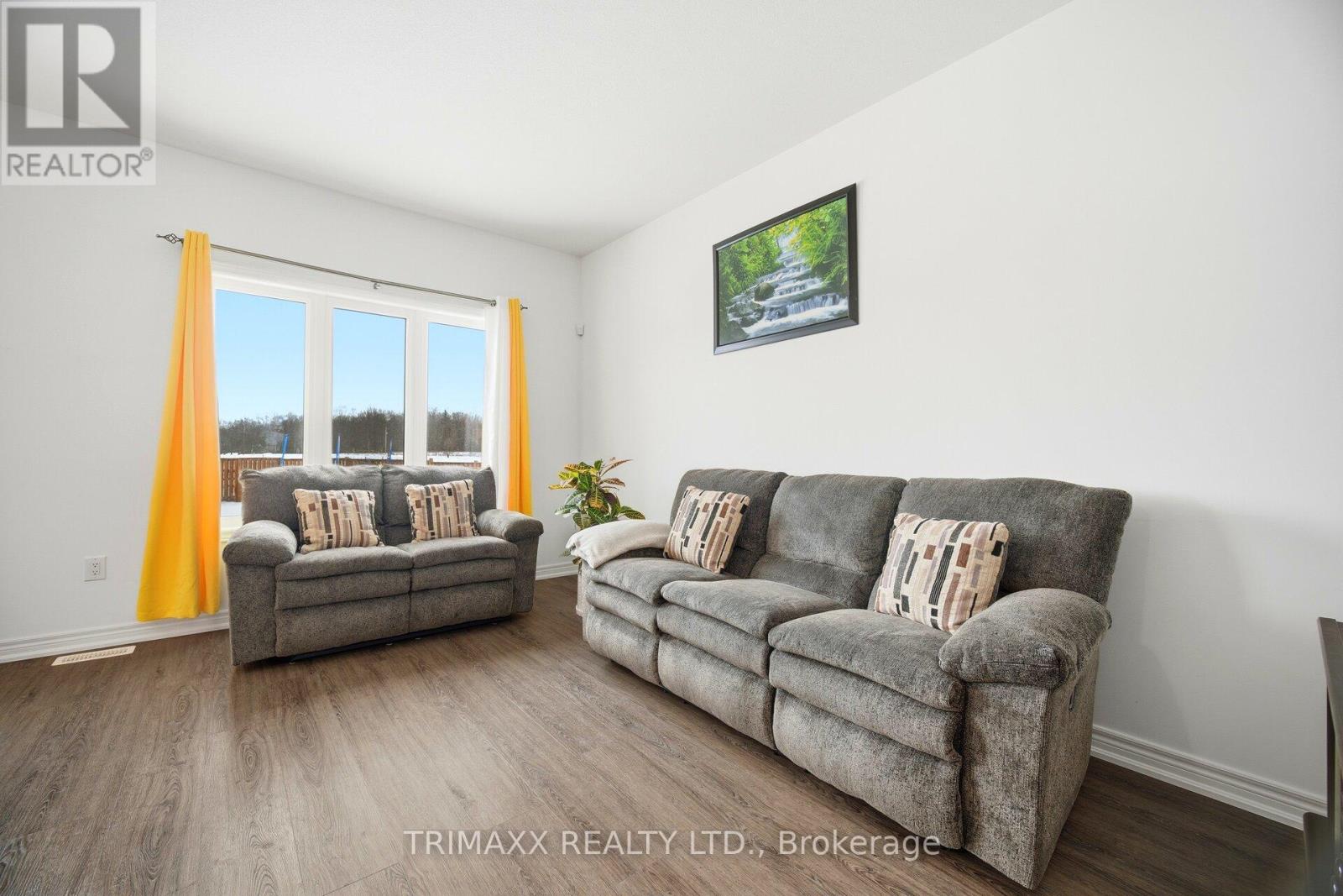 160 Sunflower Place, Welland, Ontario  L3C 0H9 - Photo 9 - X12816106