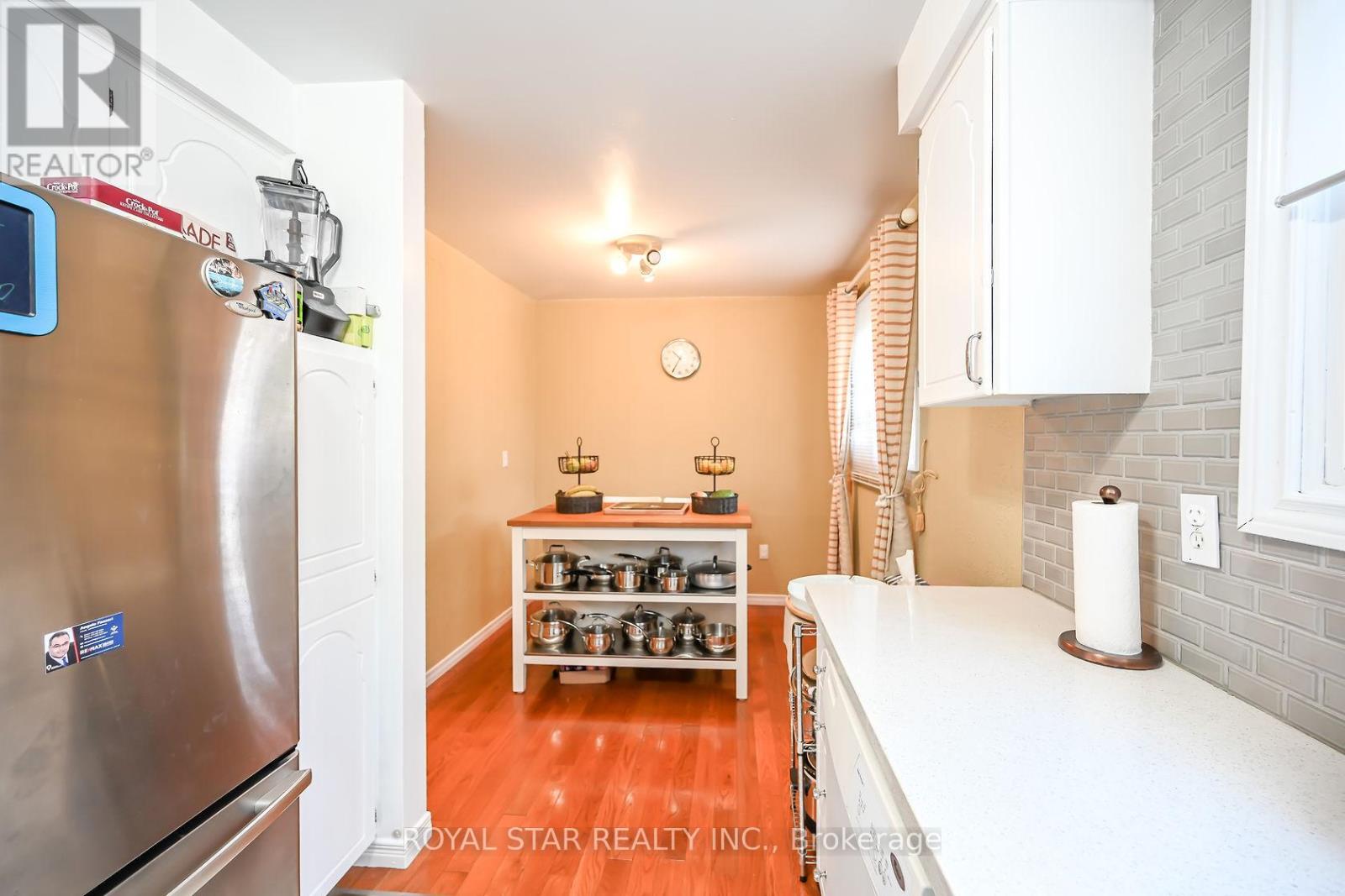 110 - 11 Harrisford Street, Hamilton (Red Hill), Ontario  L8K 6L7 - Photo 10 - X12816110