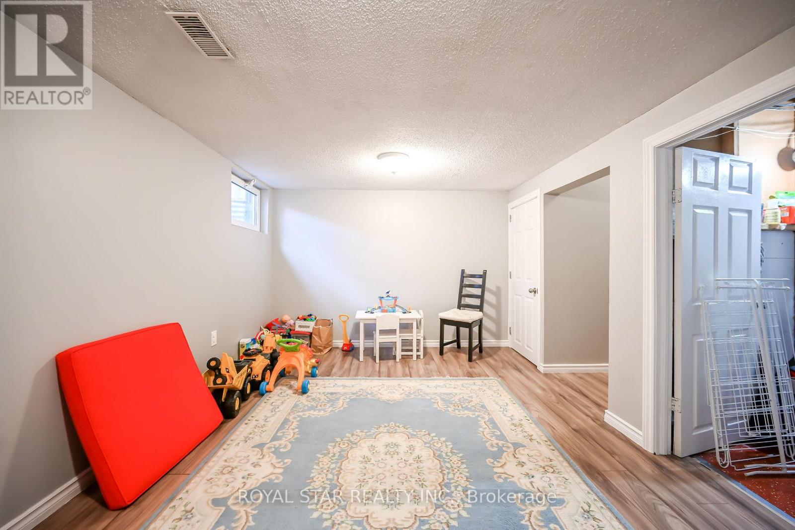 110 - 11 Harrisford Street, Hamilton (Red Hill), Ontario  L8K 6L7 - Photo 15 - X12816110