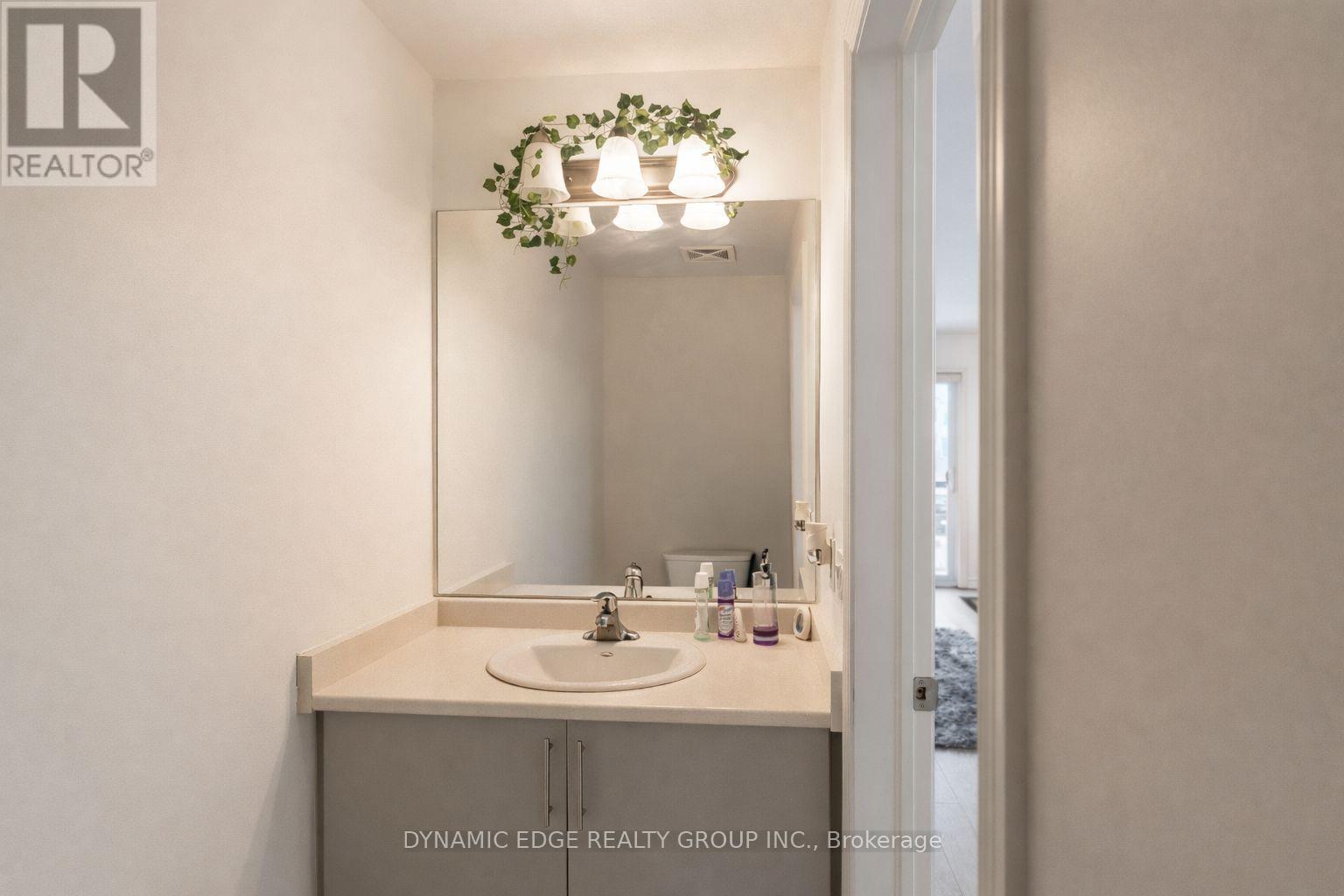 25 - 235 Chapel Hill Drive, Kitchener, Ontario  N2R 0S4 - Photo 3 - X12816150