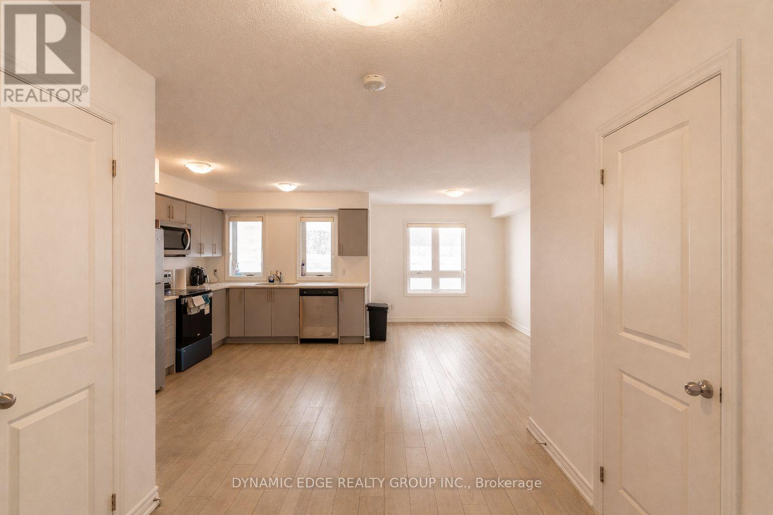 25 - 235 Chapel Hill Drive, Kitchener, Ontario  N2R 0S4 - Photo 5 - X12816150