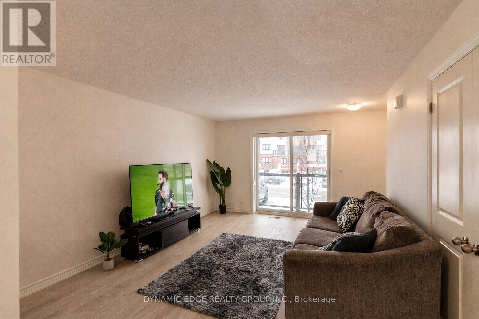 25 - 235 Chapel Hill Drive, Kitchener, Ontario  N2R 0S4 - Photo 6 - X12816150