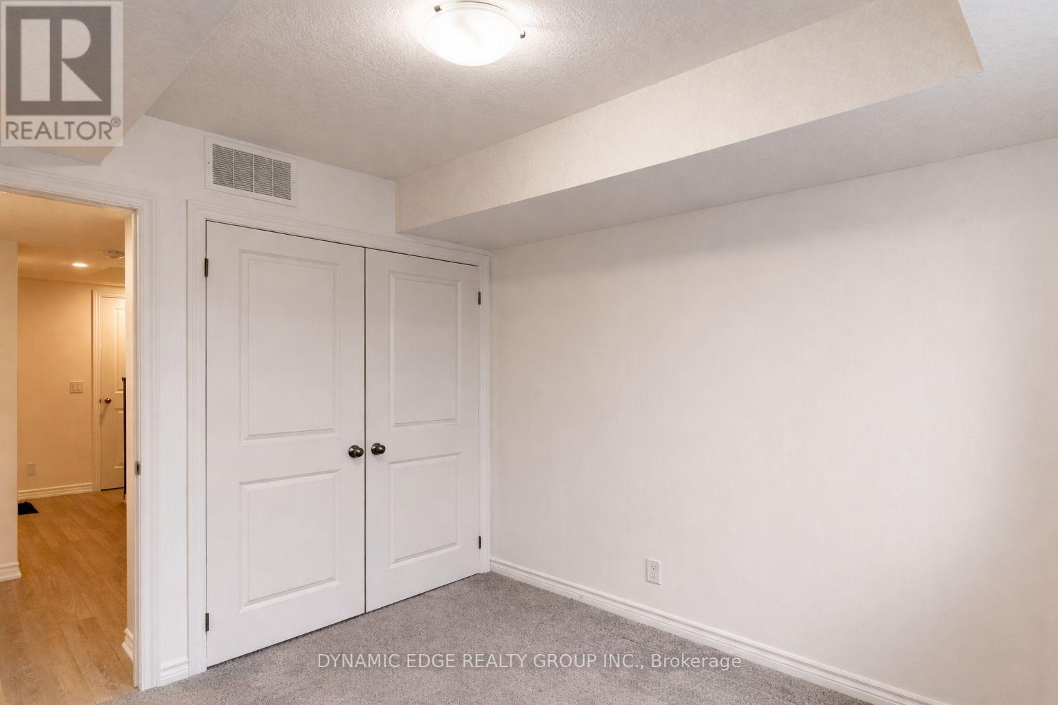 25 - 235 Chapel Hill Drive, Kitchener, Ontario  N2R 0S4 - Photo 7 - X12816150