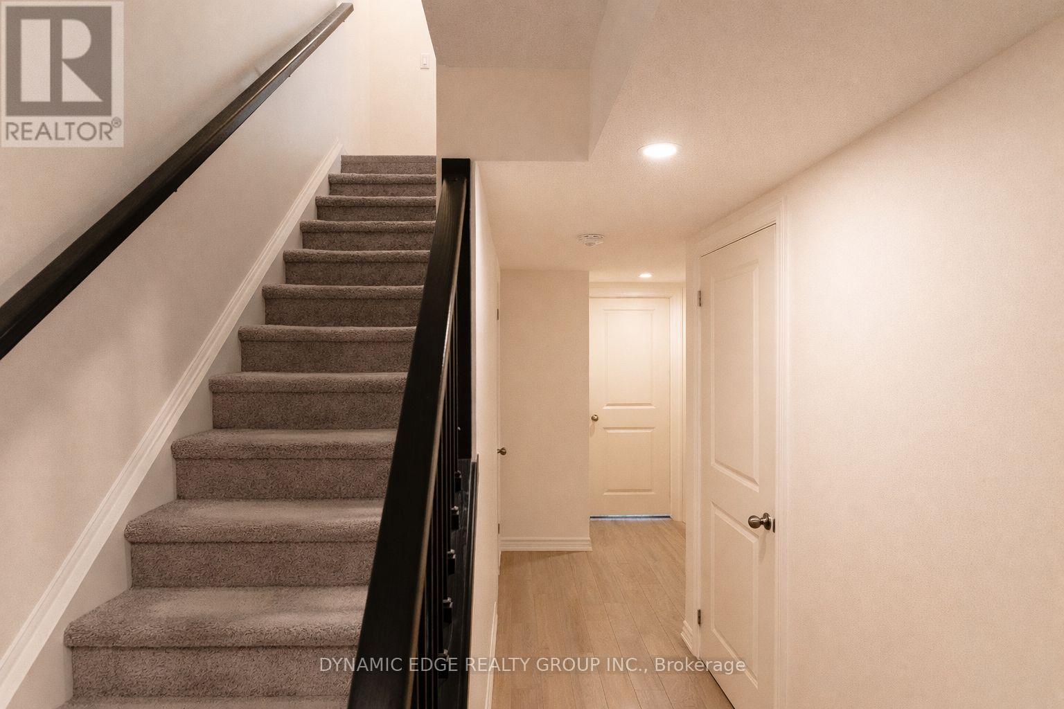 25 - 235 Chapel Hill Drive, Kitchener, Ontario  N2R 0S4 - Photo 8 - X12816150