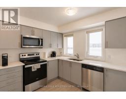 25 - 235 CHAPEL HILL DRIVE, Kitchener, Ontario