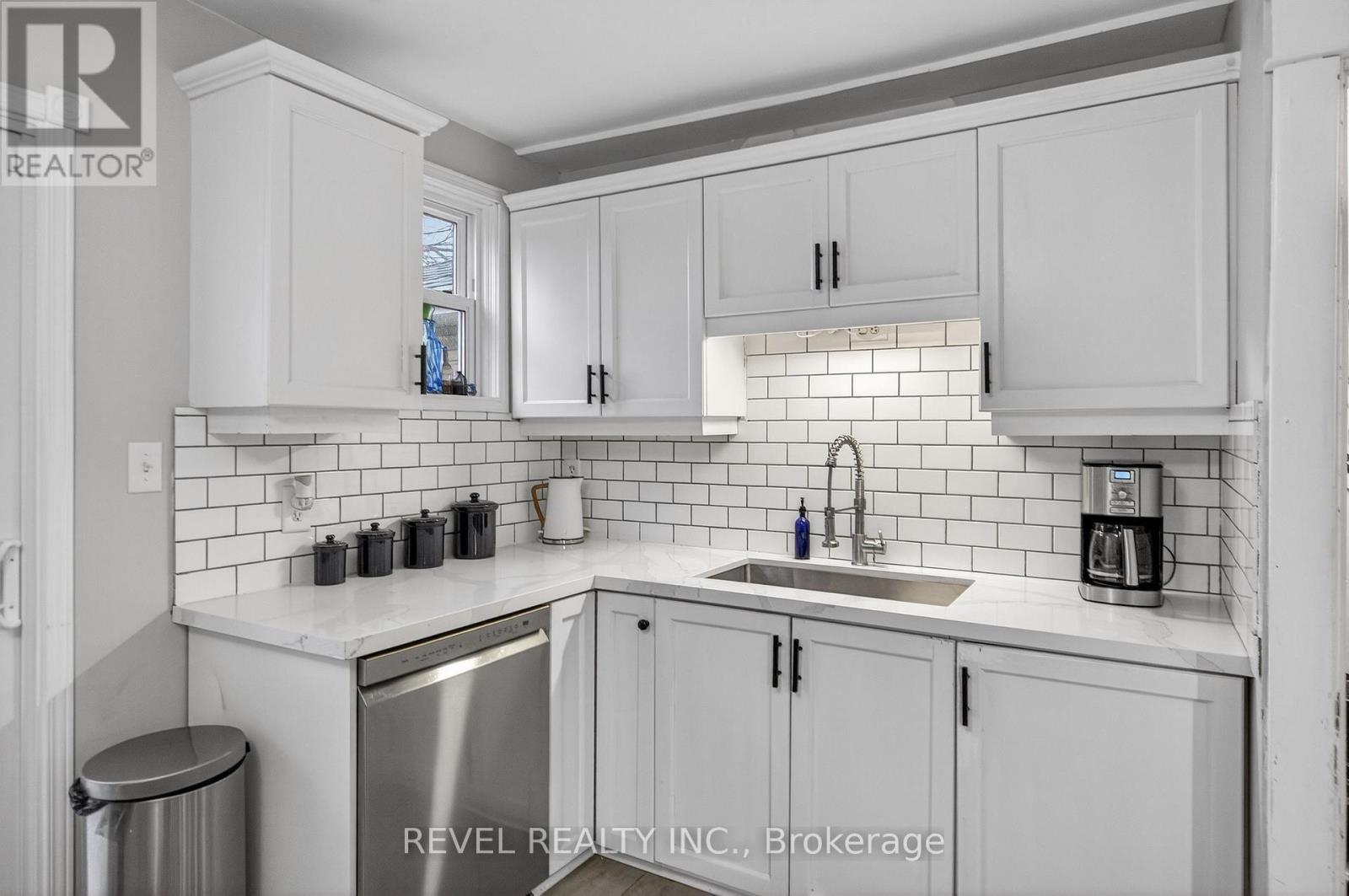 27 Mayflower Avenue, Hamilton, Ontario  L8L 2K5 - Photo 13 - X12816192