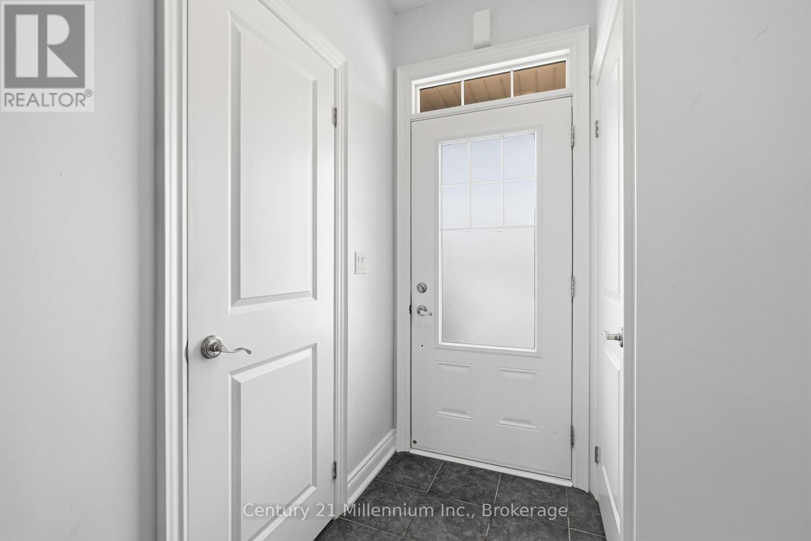 110 Sandy Coast Crescent, Wasaga Beach, Ontario  L9Z 0G1 - Photo 3 - S12816296