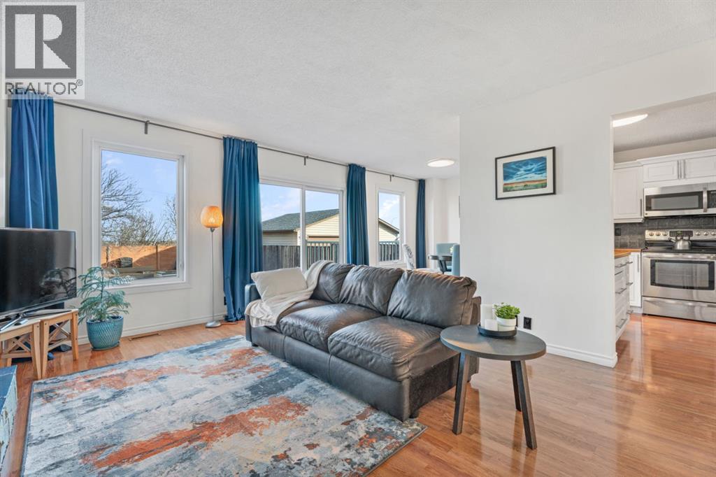 164 Beddington Circle Ne, Calgary, Alberta T3K 1K6 - Photo 6 - A2283751