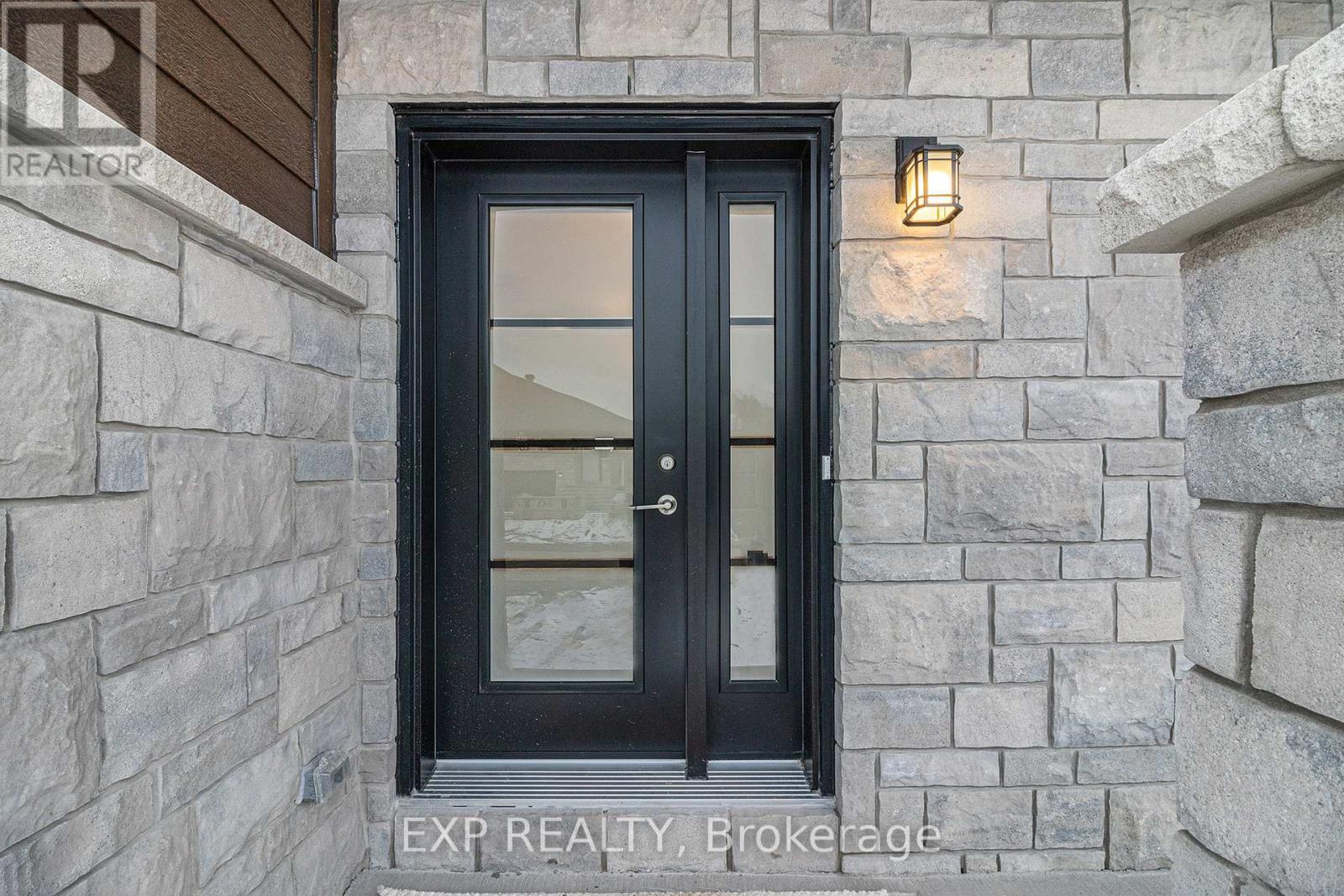 914 Chablis Crescent, Russell, Ontario  K0A 1W0 - Photo 3 - X12816292