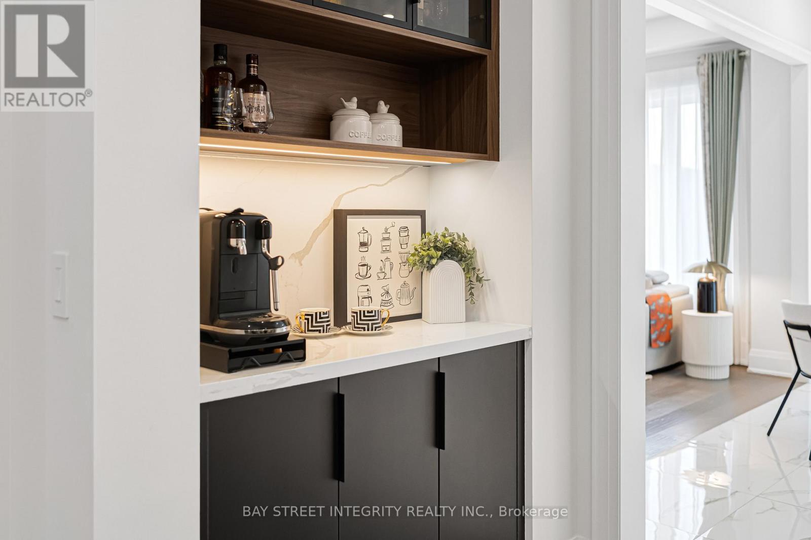 118 Milky Way Drive, Richmond Hill, Ontario  L4C 4M8 - Photo 9 - N12809798