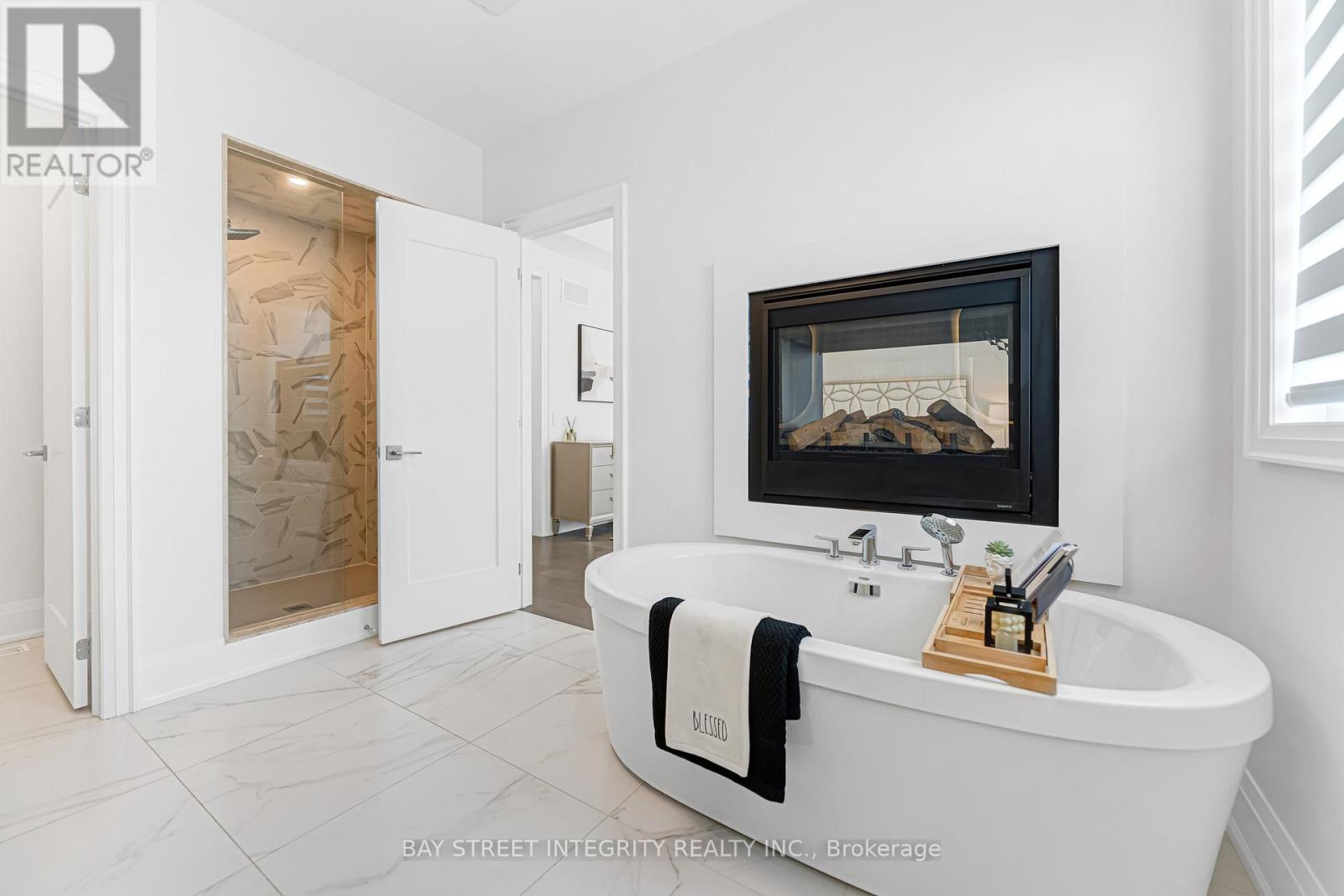 118 Milky Way Drive, Richmond Hill, Ontario  L4C 4M8 - Photo 18 - N12809798