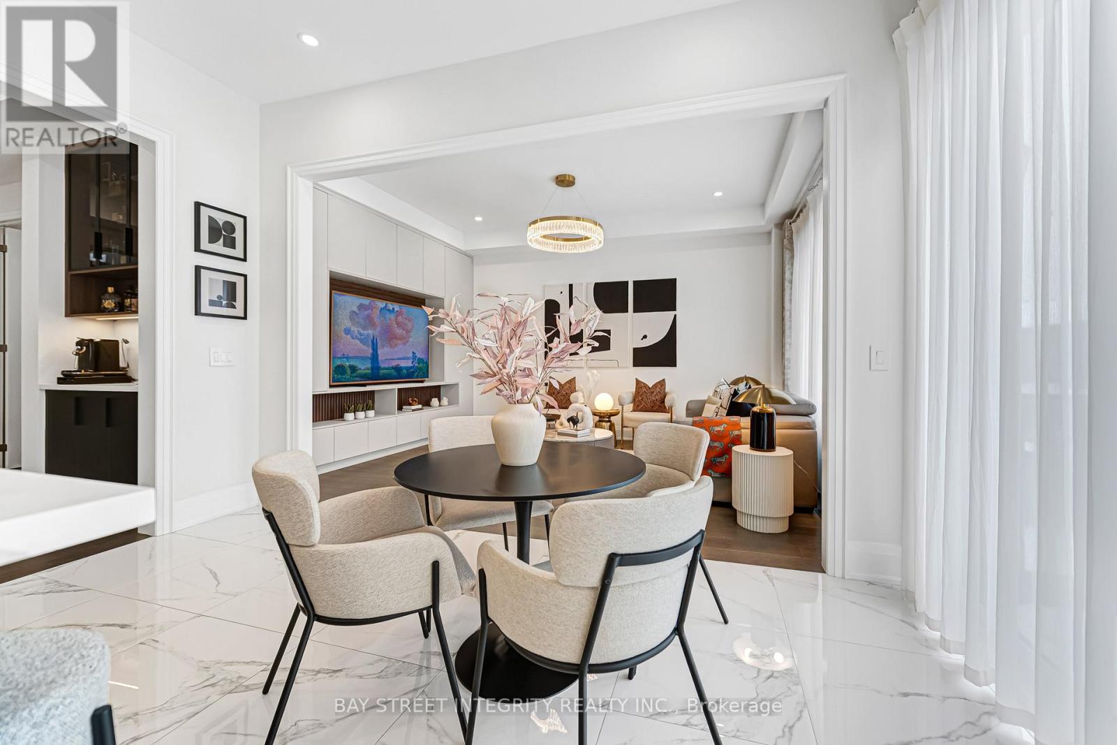 118 Milky Way Drive, Richmond Hill, Ontario  L4C 4M8 - Photo 12 - N12809798