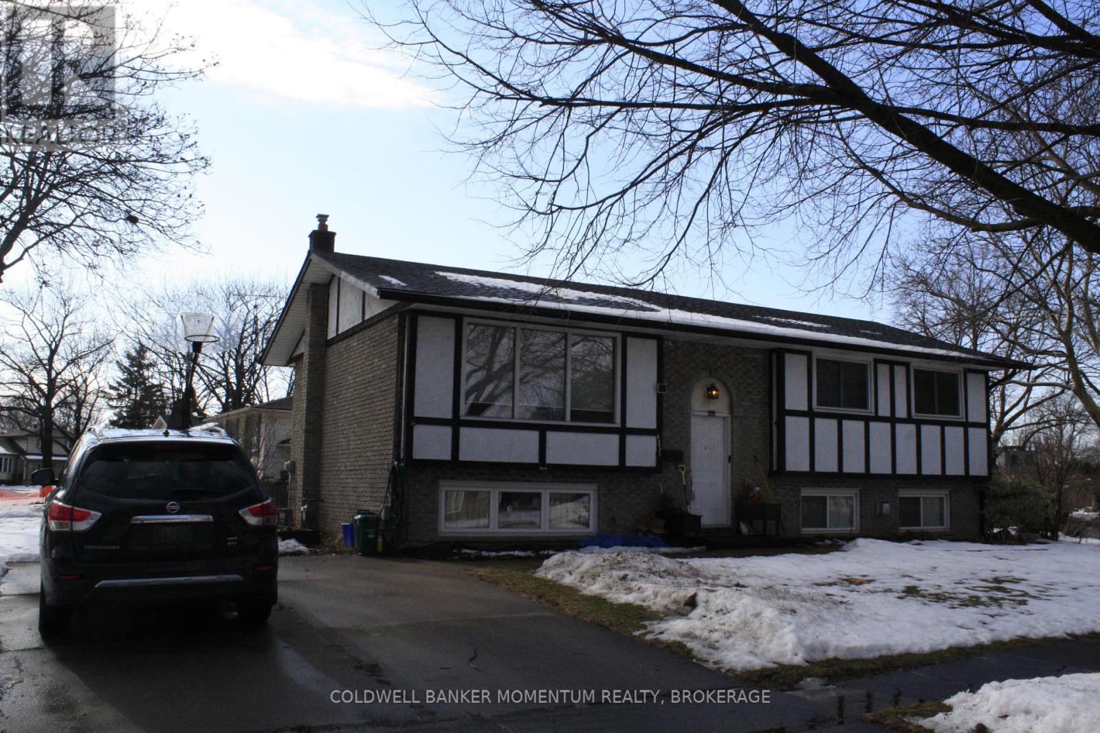 4351 Briarwood Avenue, Niagara Falls, Ontario L2E 5W2 - Photo 1 - X12816338