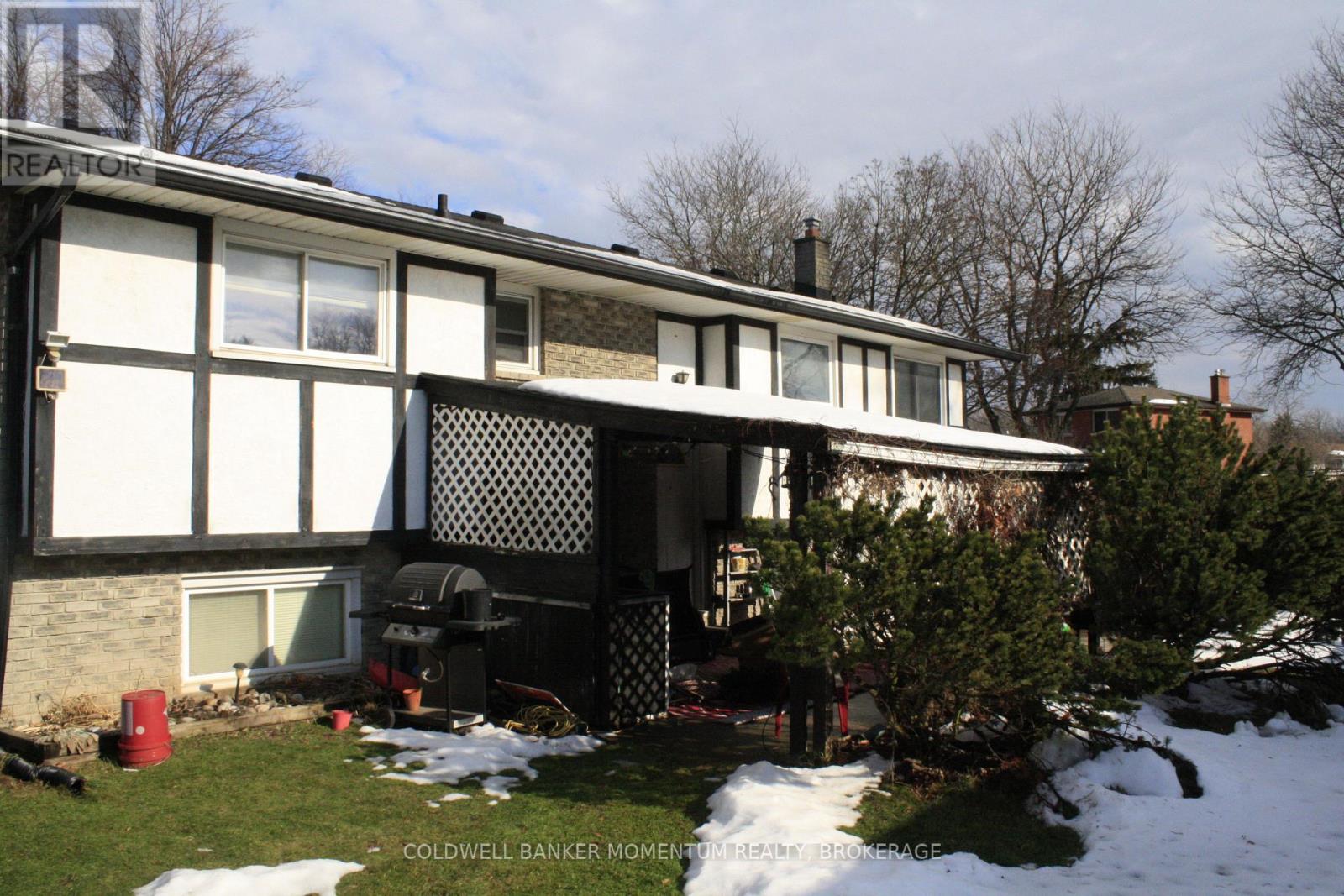 4351 Briarwood Avenue, Niagara Falls, Ontario L2E 5W2 - Photo 4 - X12816338
