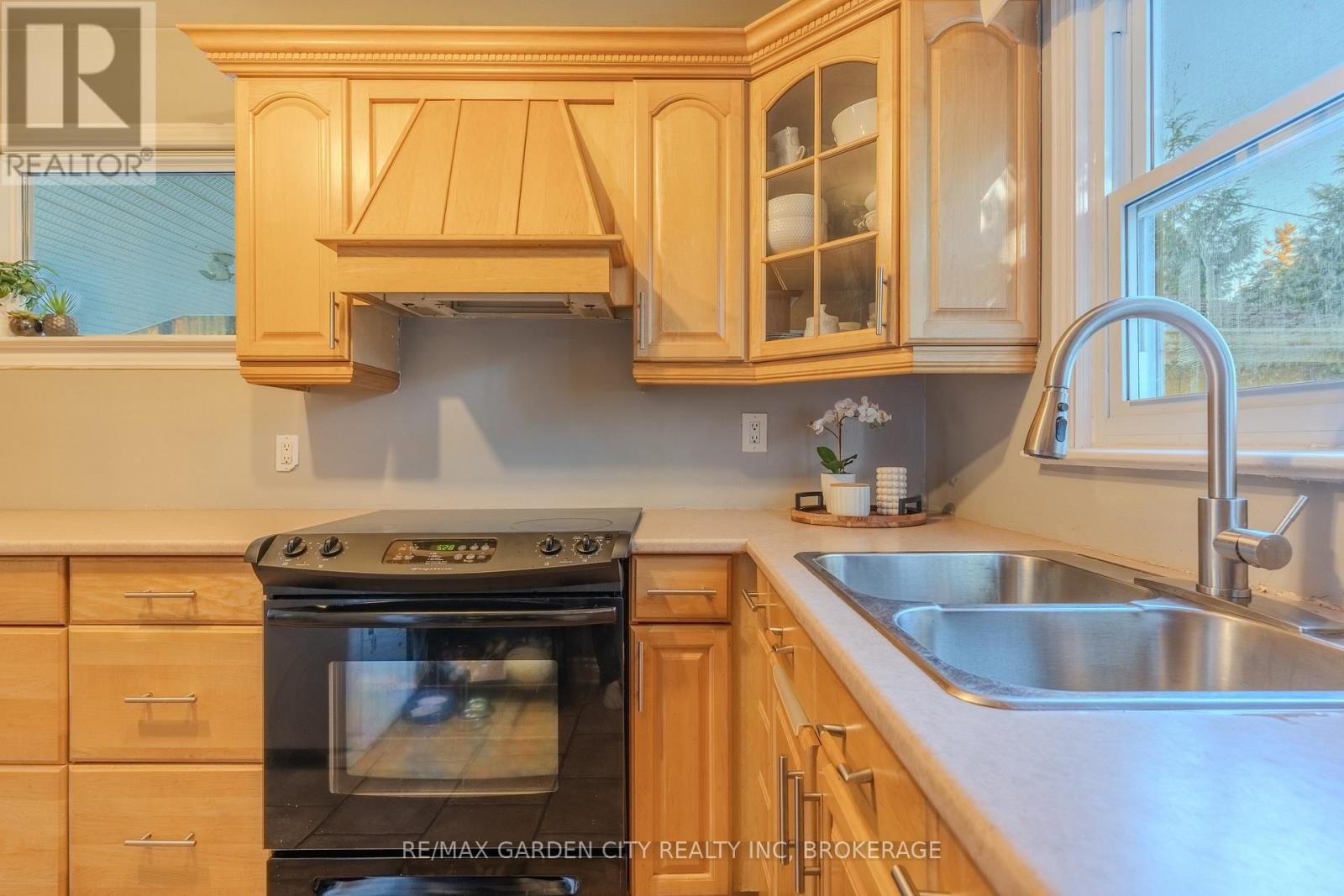 201 Thorold Road, Welland, Ontario L3C 3V9 - Photo 10 - X12816340