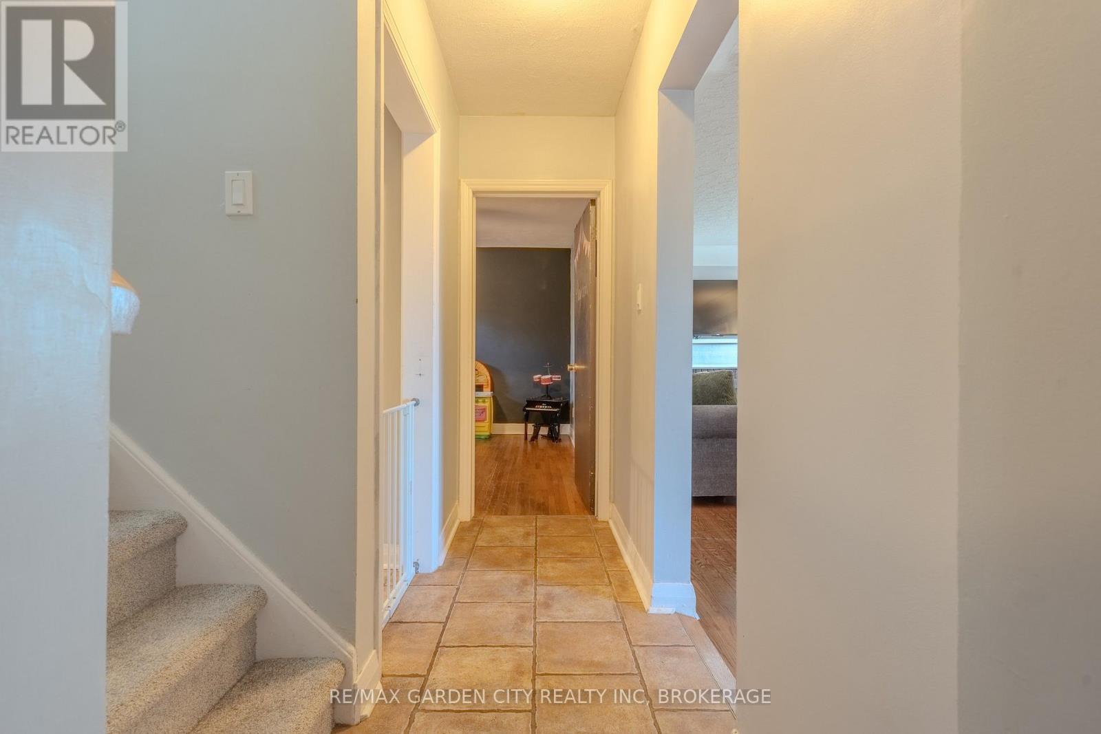 201 Thorold Road, Welland, Ontario L3C 3V9 - Photo 12 - X12816340