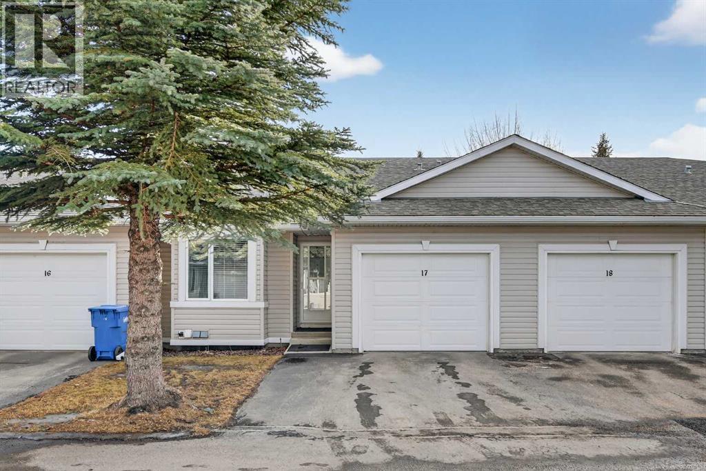 17, 16 Champion Road, Carstairs, Alberta  T0M 0N0 - Photo 2 - A2283479