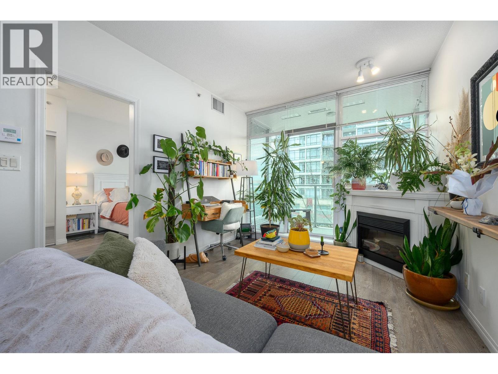 405 168 E Esplanade, North Vancouver, British Columbia  V7L 4X8 - Photo 4 - R3093068