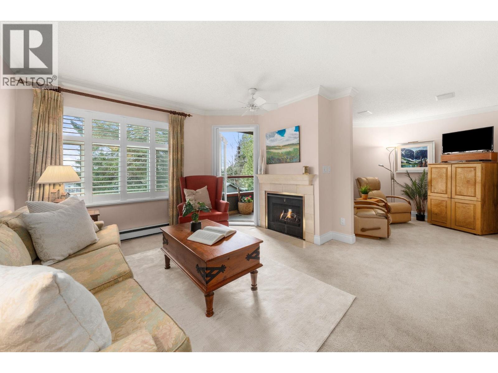 212 2800 CHESTERFIELD AVENUE, North Vancouver, British Columbia