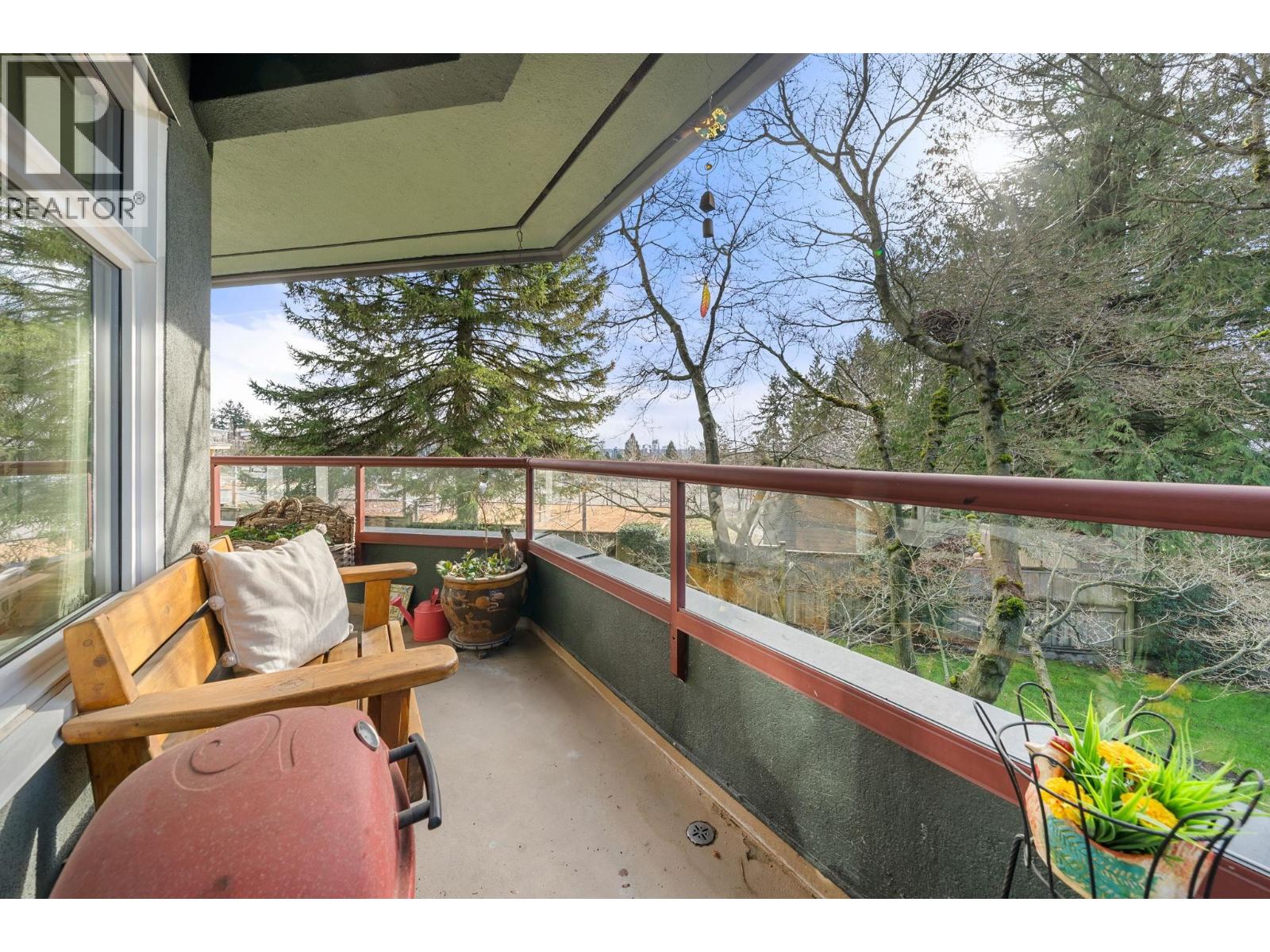 212 2800 Chesterfield Avenue, North Vancouver, British Columbia  V7N 4M1 - Photo 11 - R3093089