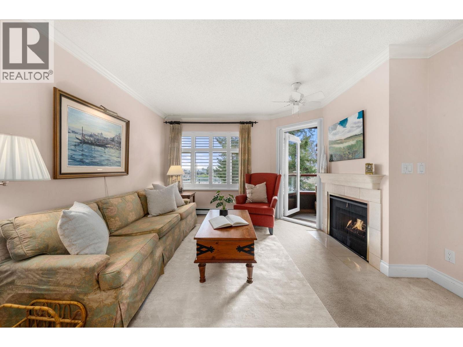 212 2800 Chesterfield Avenue, North Vancouver, British Columbia  V7N 4M1 - Photo 4 - R3093089