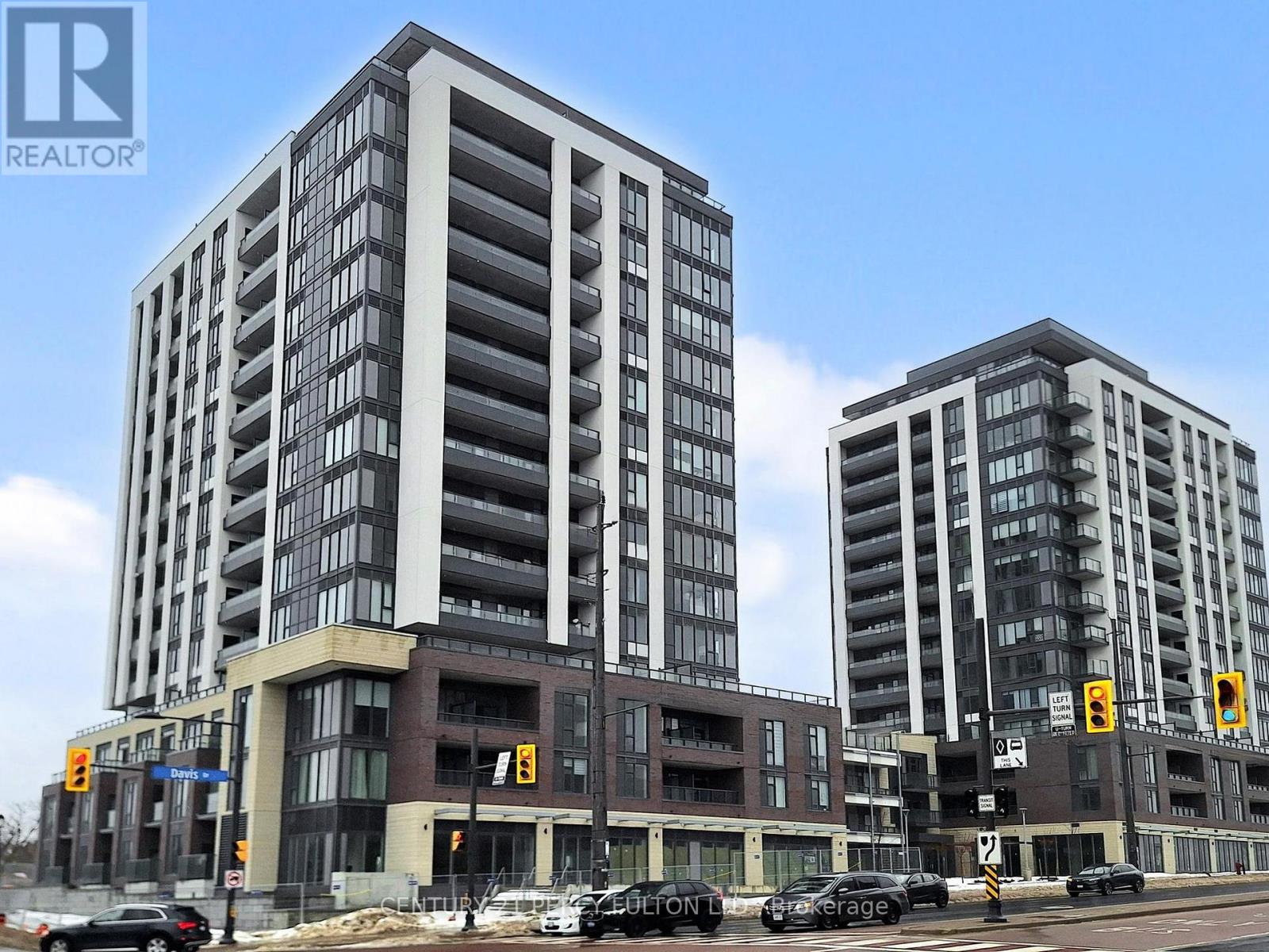 404 - 705 DAVIS DRIVE, Newmarket, Ontario