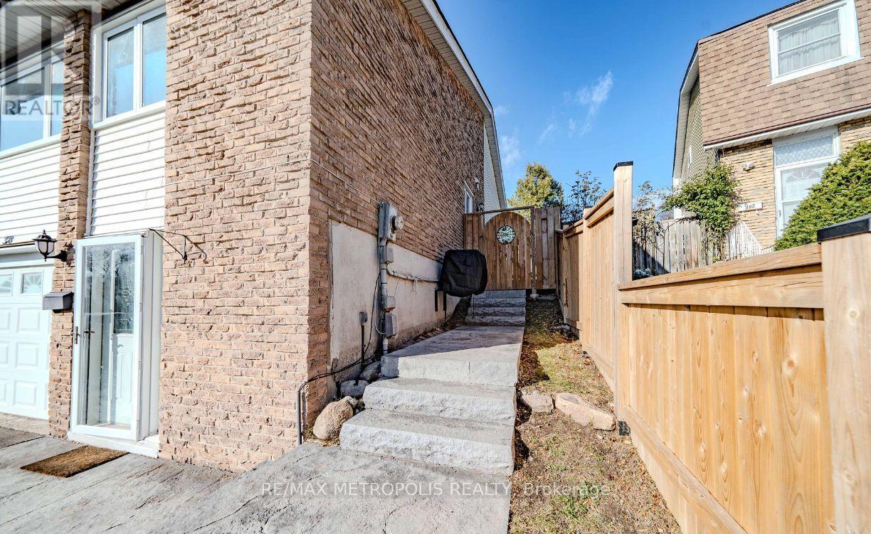 Lower - 378 Daytona Court, Oshawa (Samac), Ontario  L1K 1H9 - Photo 3 - E12816354