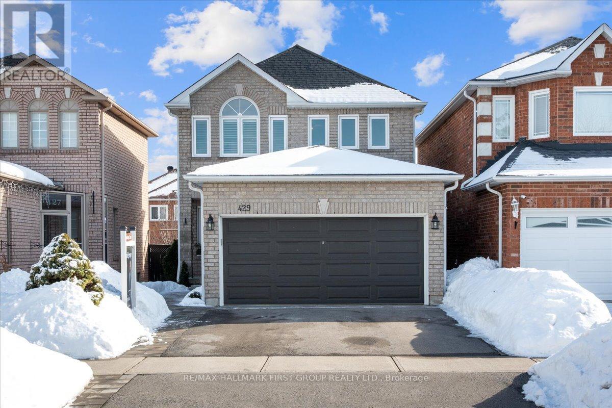 429 Summerpark Crescent, Pickering, Ontario  L1V 7B3 - Photo 3 - E12816364