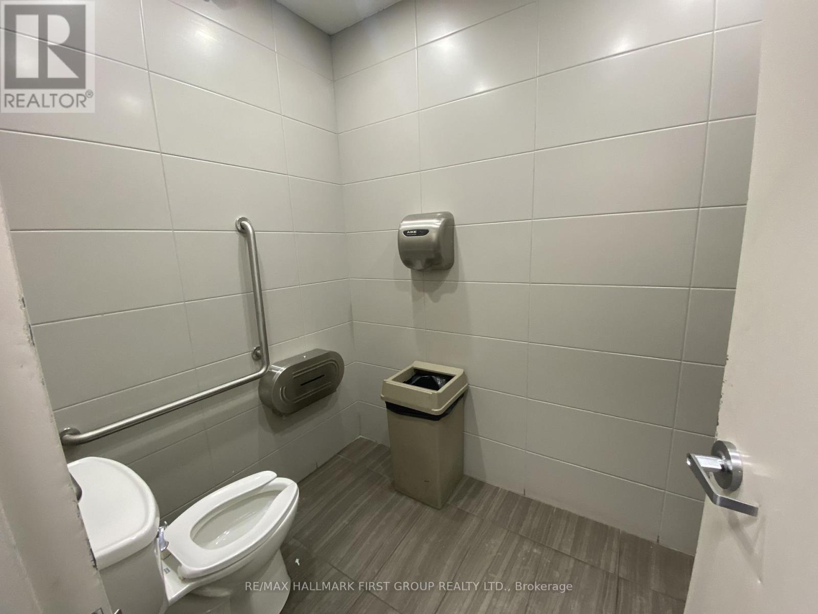 10 Simcoe Street S, Oshawa (Central), Ontario  L1H 4G2 - Photo 6 - E12813384