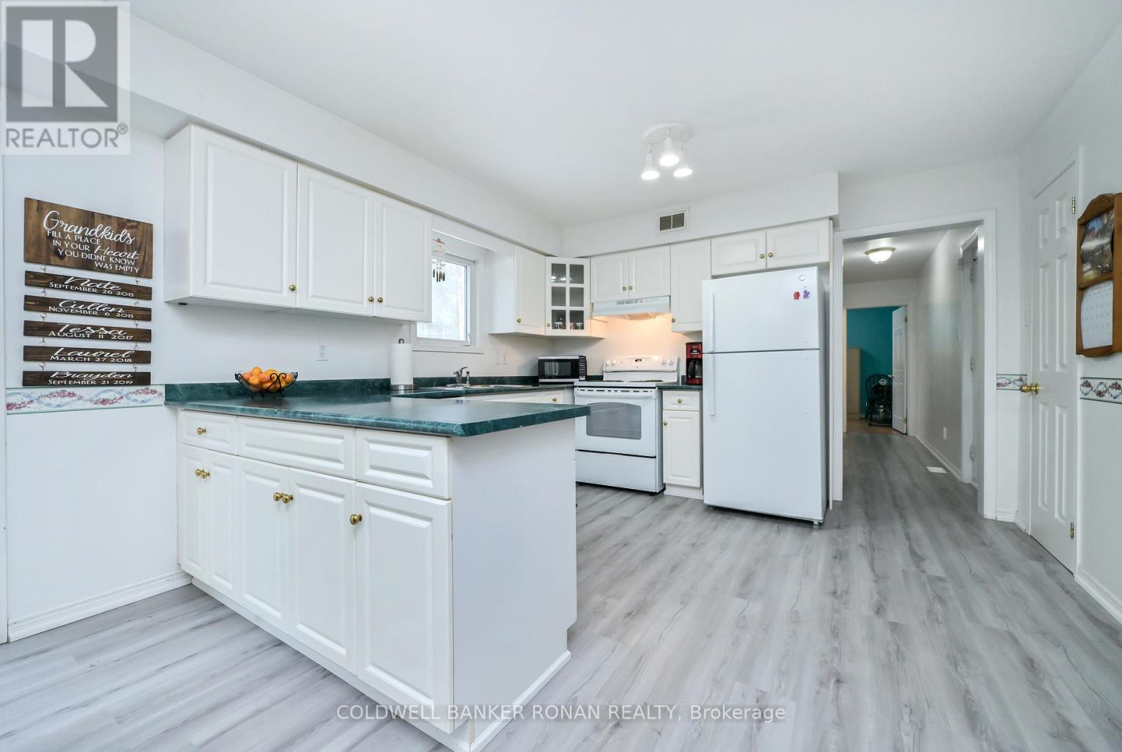 2 Trillium Trail, Adjala-Tosorontio, Ontario  L0M 1J0 - Photo 6 - N12816322