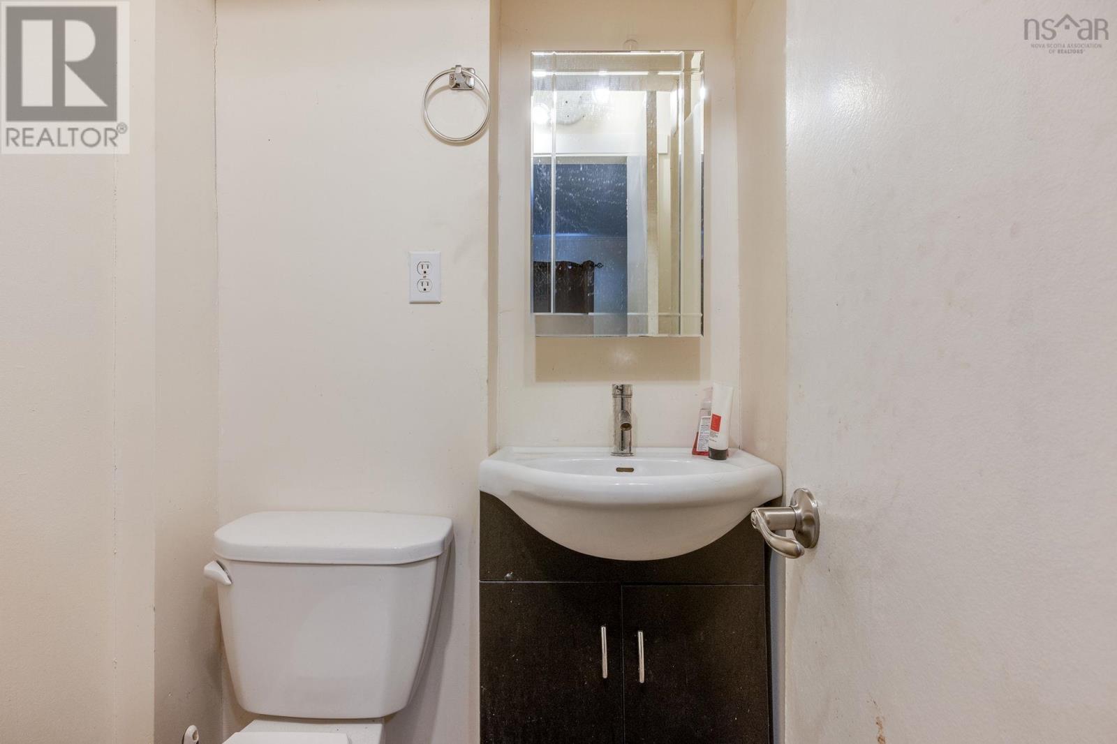 16 High Street, Dartmouth, Nova Scotia  B2W 1G7 - Photo 27 - 202603320