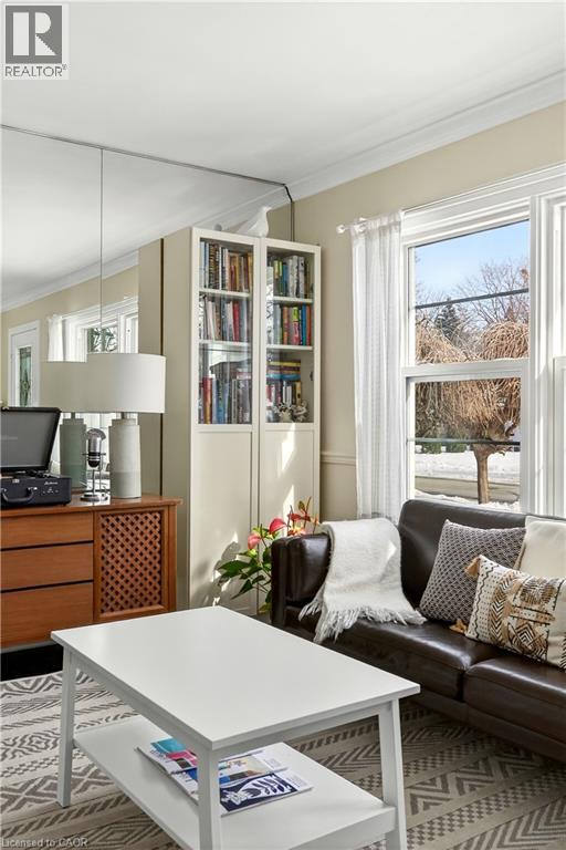 2067 Maplewood Drive, Burlington, Ontario  L7R 2C6 - Photo 5 - 40805859