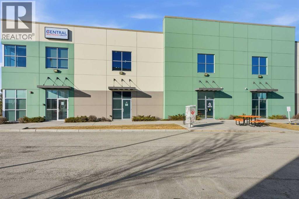 118, 10748 74 Street SE, Calgary, Alberta