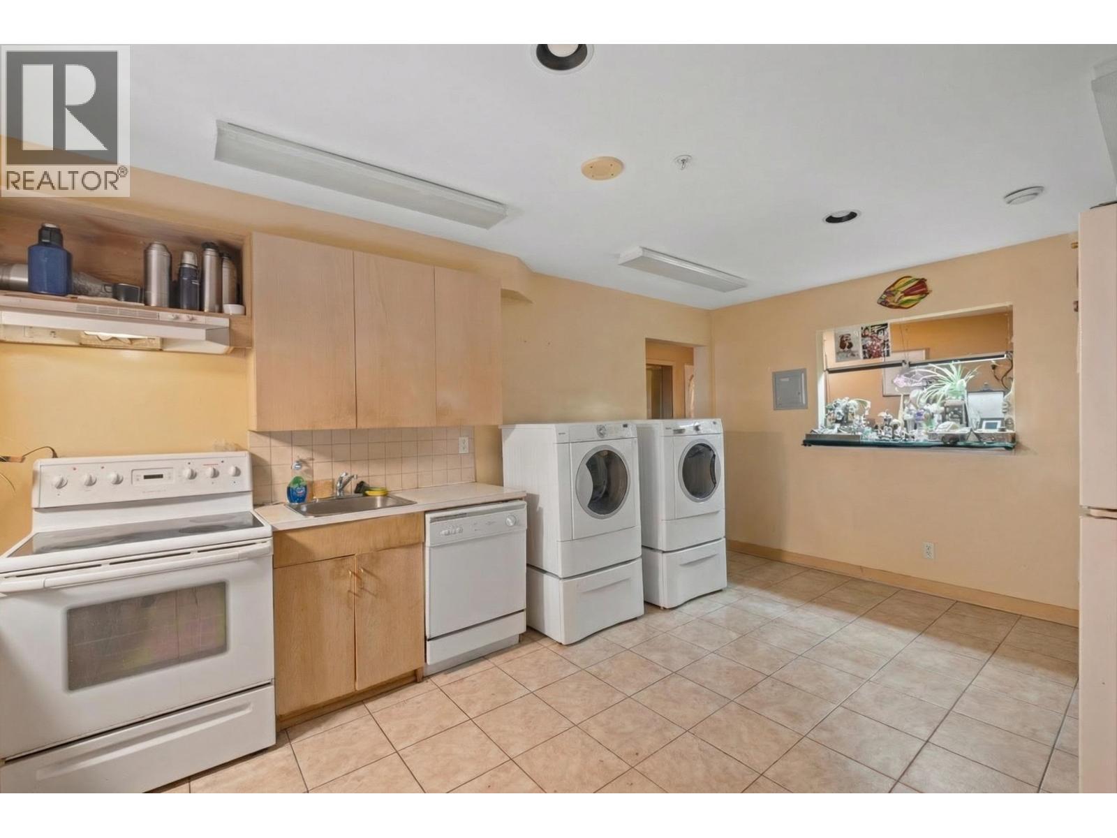 2490 Westhill Court, West Vancouver, British Columbia  V7S 3A5 - Photo 37 - R3080986