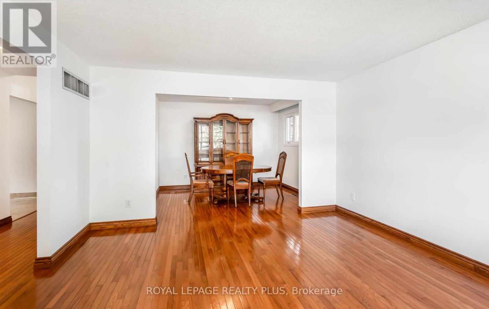 Upper - 2844 Kingsberry Crescent, Mississauga, Ontario  L5B 2K9 - Photo 16 - W12816298