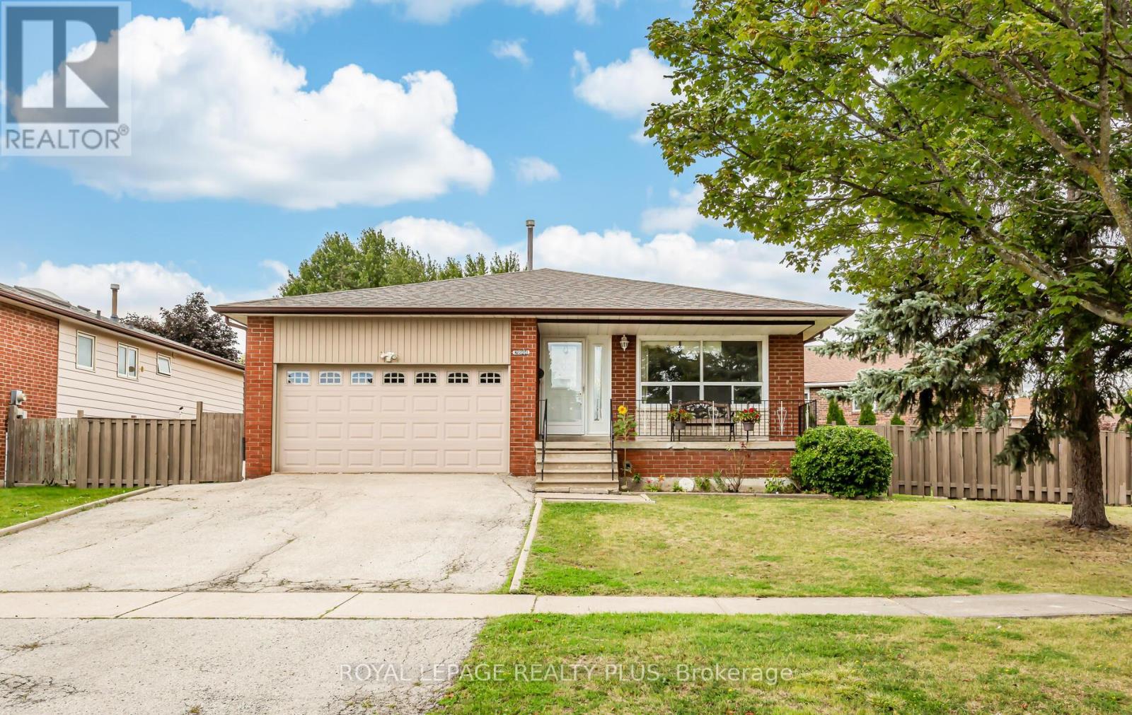 Upper - 2844 Kingsberry Crescent, Mississauga, Ontario  L5B 2K9 - Photo 3 - W12816298